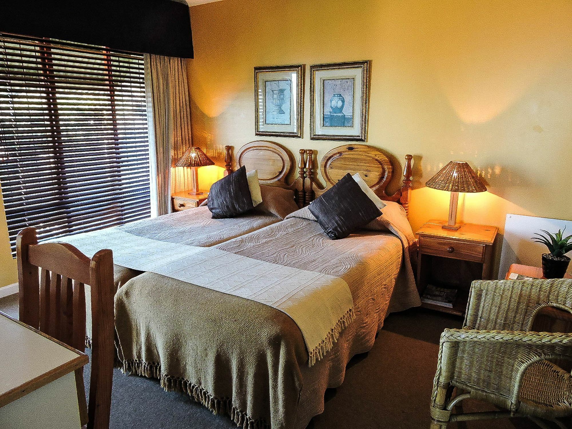 Amzee Bokmakierie Guest House Dana Bay Eksteriør bilde